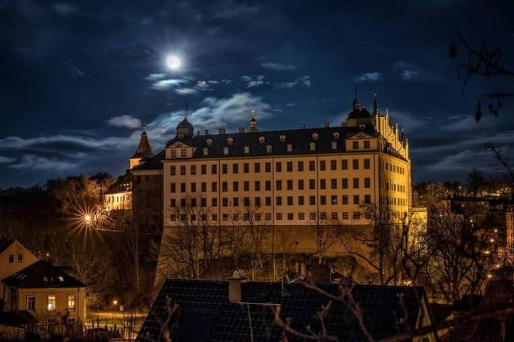 Ferienwohnung für 12 Personen, mit Balkon und Garten sowie Ausblick in Altenburg