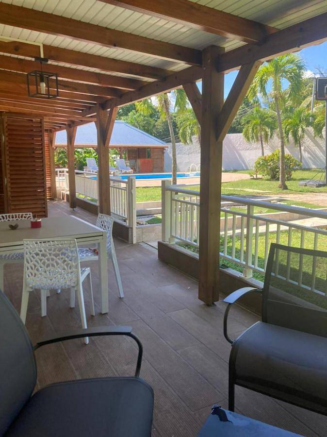 Parc de vacances pour 4 personnes, avec vue ainsi que piscine et jardin en Guadeloupe - 4