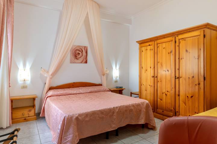 Apartamento entero, Apartamento 'Oasi' con terraza privada, Wi-Fi y aire acondicionado in Torre Santa Sabina, Carovigno