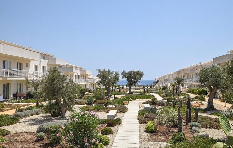 Apartamento de vacaciones para 4 personas, con terraza además de jardín y piscina - 1