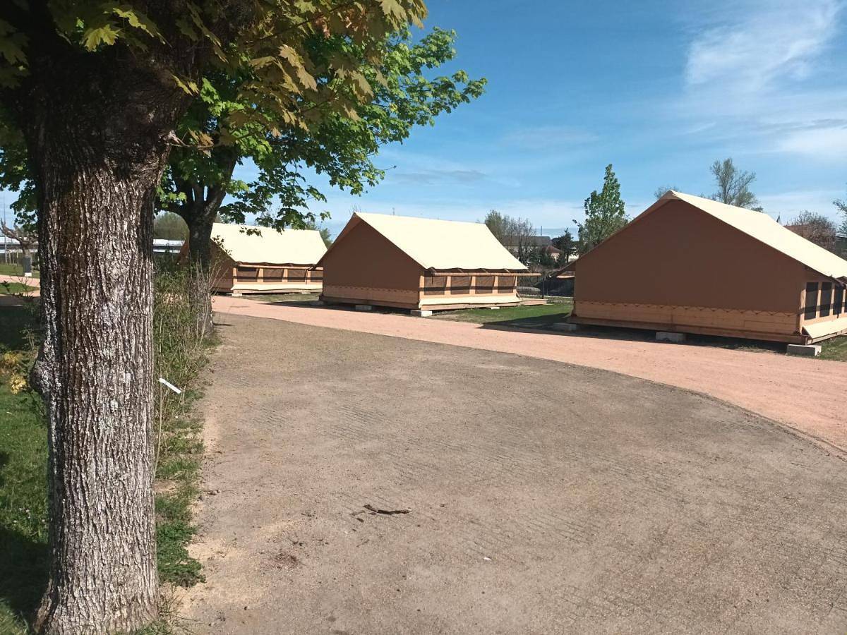 Tent in Saint-Yorre, Région de Vichy
