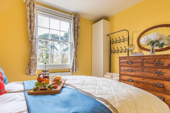 Ganze Wohnung, Schöne und geräumige Regency Wohnung im Zentrum von Cheltenham, kostenlose Parkplätze in Cheltenham, Gloucestershire