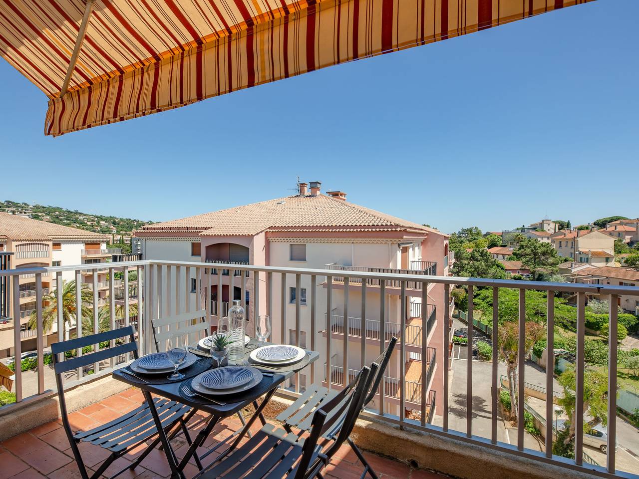 Entire apartment, La Palmeraie Ii in Sainte-Maxime, Draguignan region