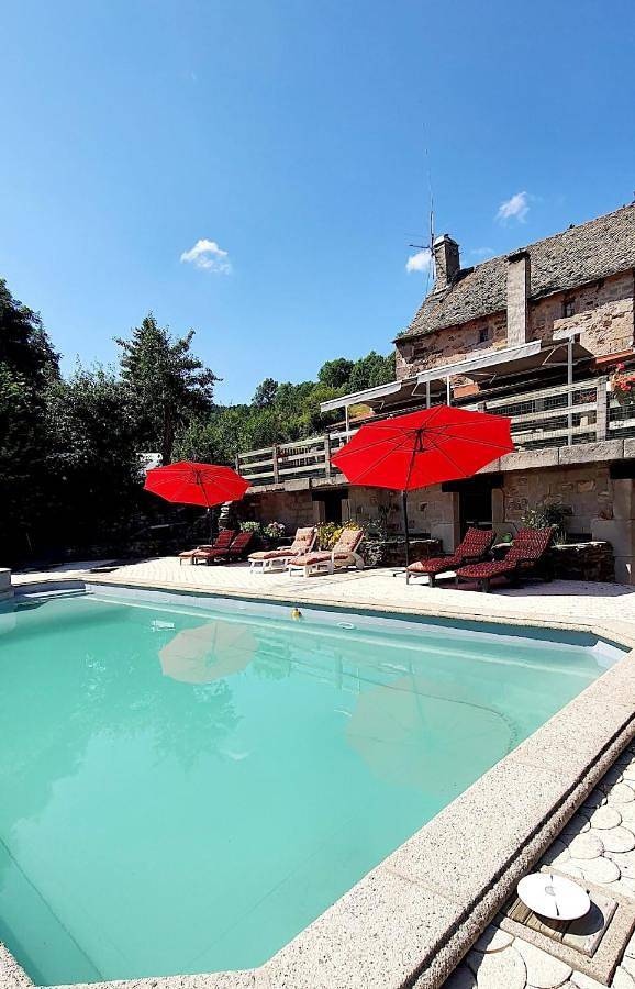 Double Room with Pool View in Bourgs sur Colagne, Région de Mende