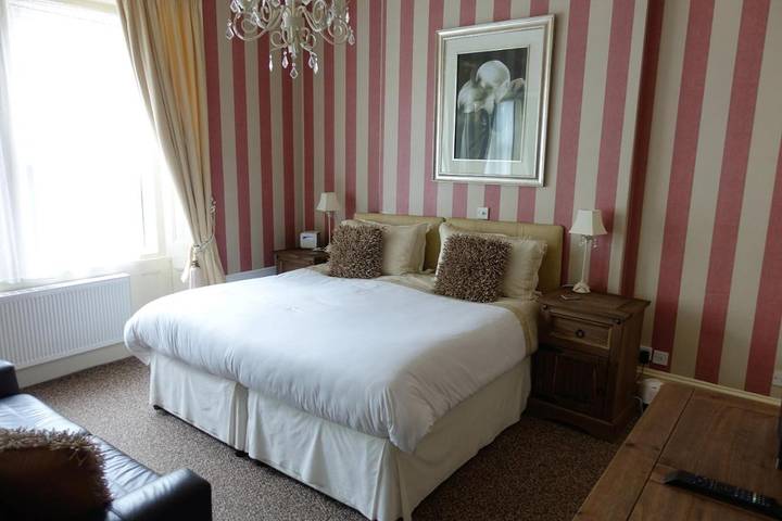 Bed and breakfast for 2 people in Weston-Super-Mare