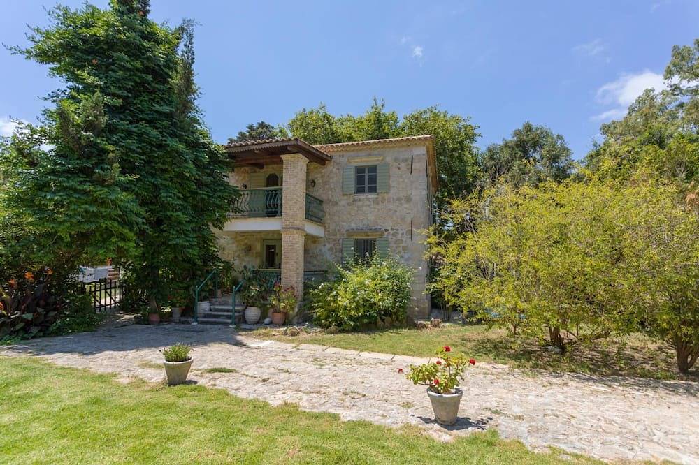 Jianni's Villa - Stone Villa in the Greenery!! in Vasilikos, Zakynthos