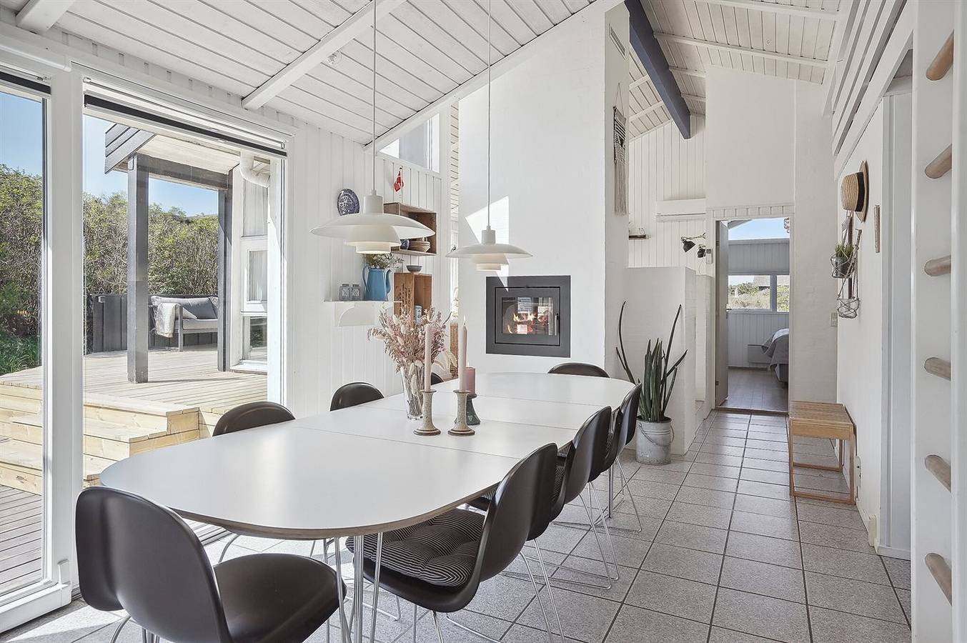 Stunning home in Saltum w/ 4 Bedrooms, Indoor swimming pool and Wifi in Blokhus, Jammerbugt