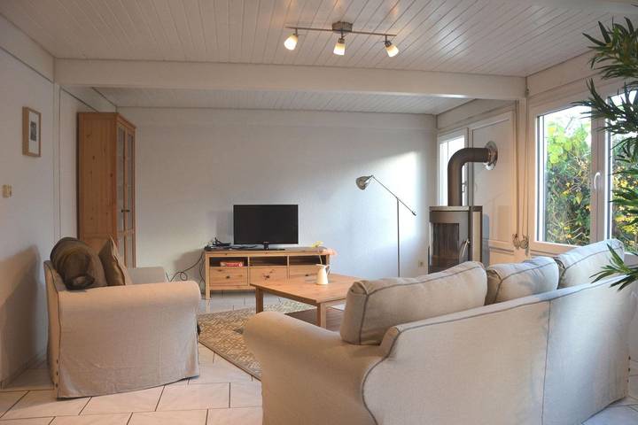 Ferienhaus für 8 Personen, mit Balkon und Terrasse sowie Garten