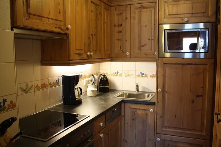 Chalet für 2 Personen, mit Terrasse und Ausblick in Haus - 4