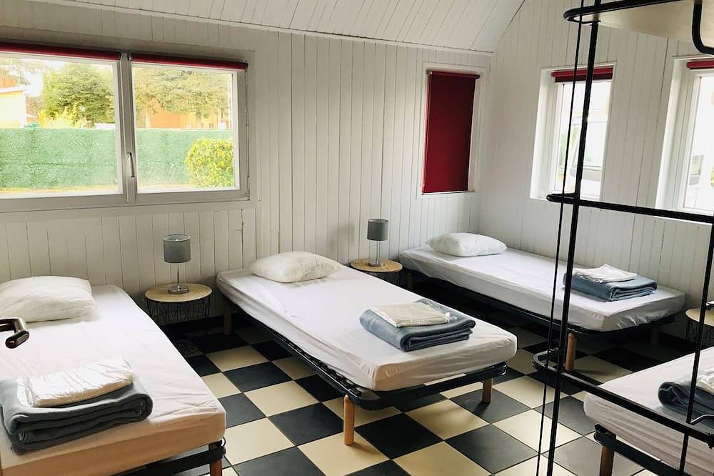 Hébergements le Camp d'Auneau - Le Clos du Camp in Aunay-sous-Auneau, Région de Chartres