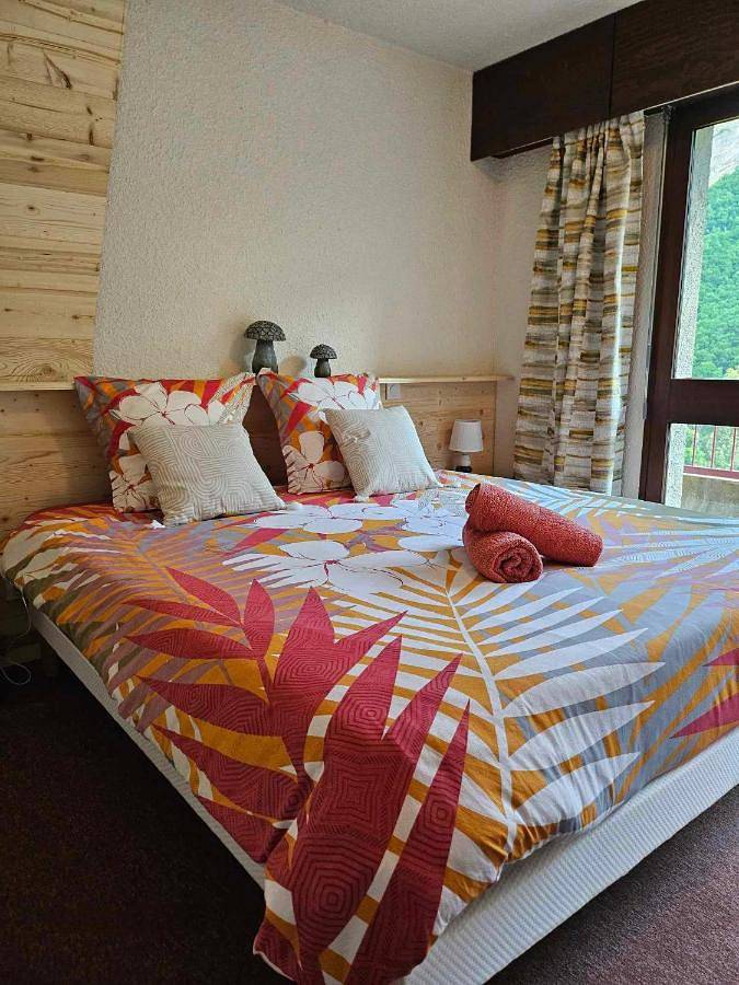 Gîte pour 2 personnes, avec Balcon ainsi que Terrasse et Vue dans Échevis