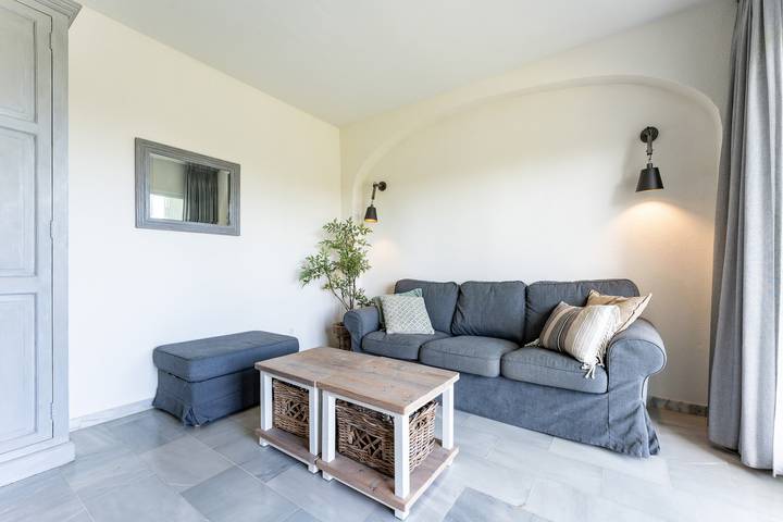 Ganze Wohnung, Ferienwohnung "Casa Feliz" mit Gemeinschaftspool, privater Terrasse und Wlan in Urbanizacion Calahonda, Mijas
