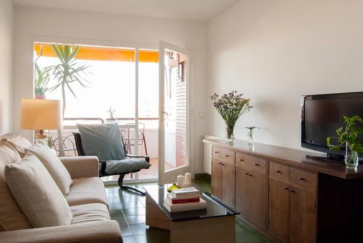 Apartamento de vacaciones para 8 personas, con vistas además de balcón y piscina - 1