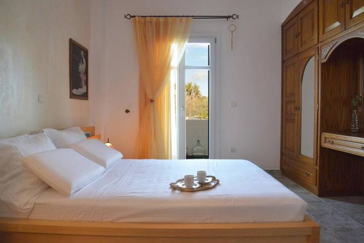 Villa pour 5 personnes, avec jardin et vue dans Milos - 4