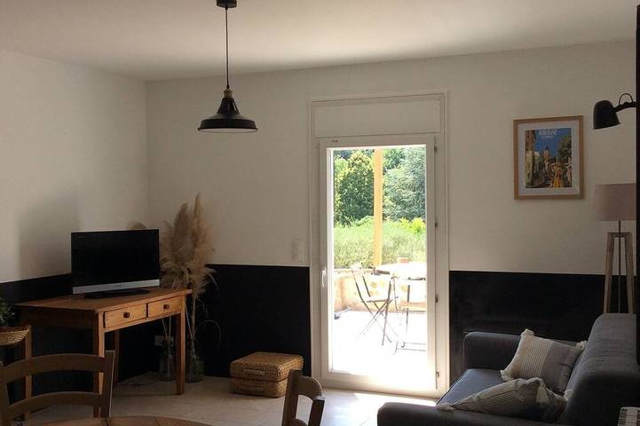 House in Provence, 15 minutes from the beach, 20 minutes from Aix and Marseille. in Auriol, Mittelmeerküste (Frankreich)
