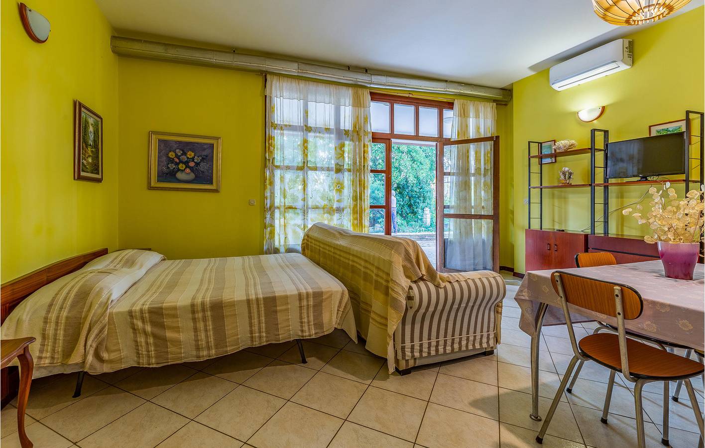 Ganze Ferienwohnung, Ferienwohnung für 4 Personen mit Terrasse in Premantura, Südküste Istrien