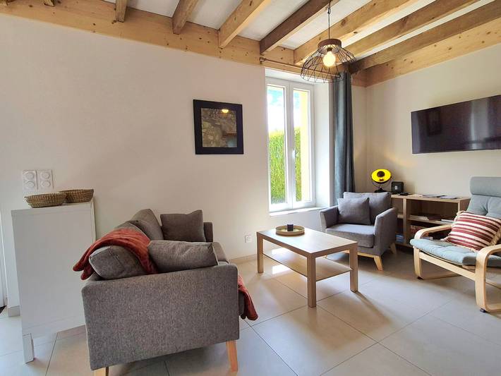 Gîte pour 6 personnes, avec jardin ainsi que vue sur le lac et terrasse dans Lac des Settons - 3