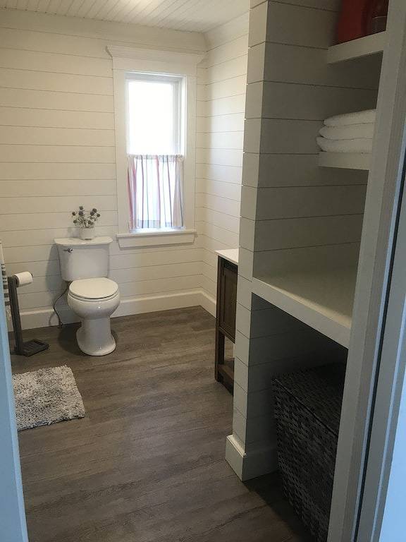 “Otter Getaway”\ncozy Damariscotta Lake Year Round Cottage in Lincoln County (Maine)