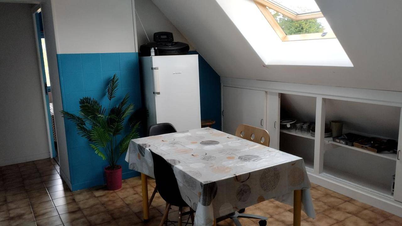 Appartement entier, One-Bedroom Apartment in Éguzon-Chantôme, Région de La Châtre