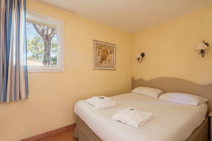 Gîte pour 4 personnes, avec bassin pour enfant et piscine, adapté aux familles dans Port de Cannes Marina - 4