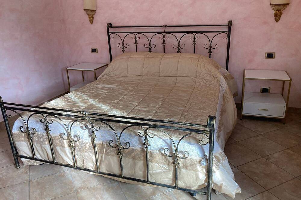 Charming Villa in Velletri, Italy - Perfect for a Relaxing Getaway in Velletri, Parco Regionale dei Castelli Romani