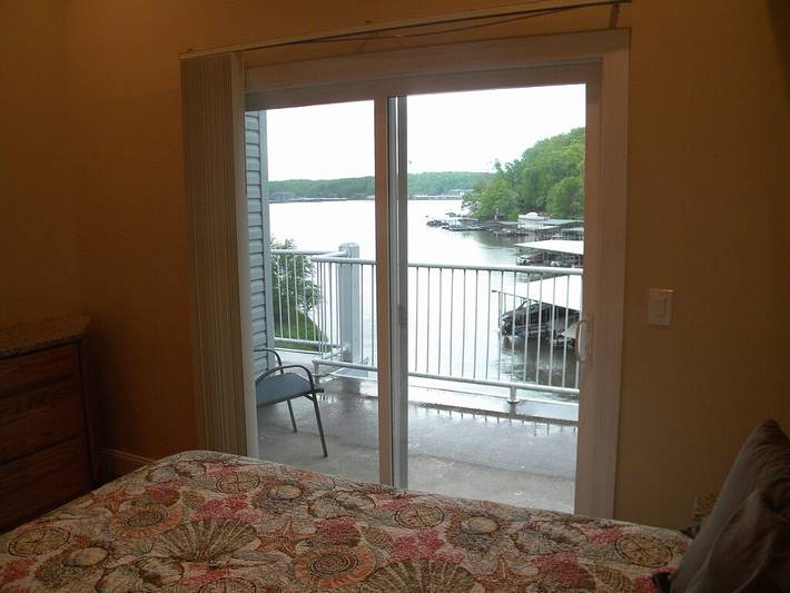 Vacation rental for 6 people, with pool and balcony, with pets in Osage Beach