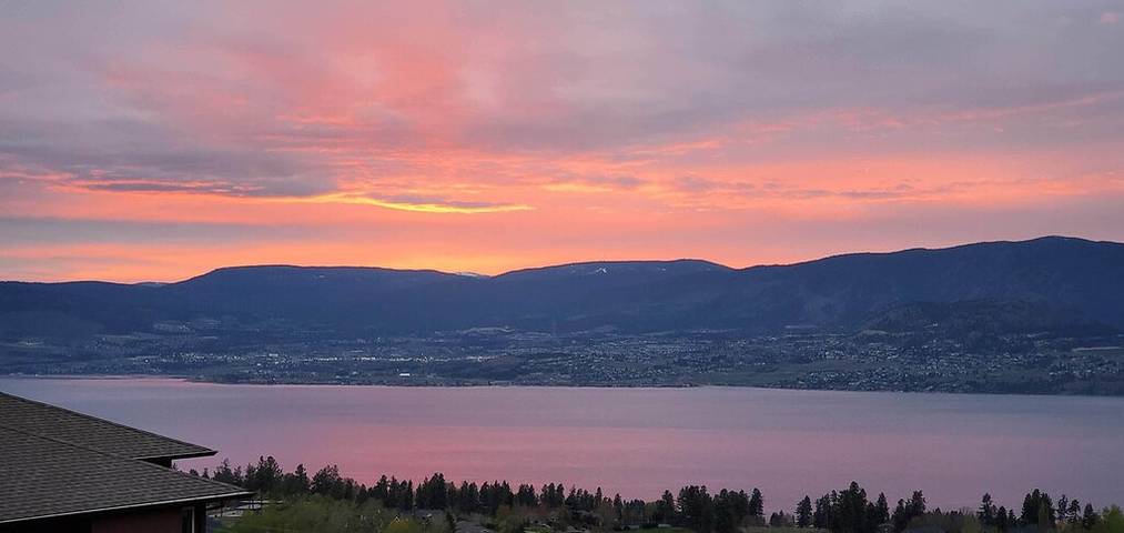 Location de vacances pour 6 personnes, avec jardin à Kelowna - 2
