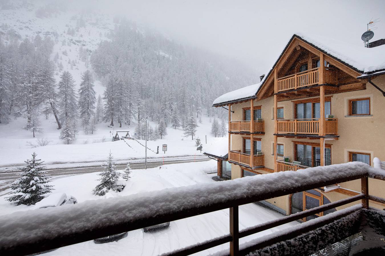 Apartamento entero, Apartamento Piz Saliente con vistas a la montaña, Wi-Fi, terraza y jardín in Livigno, Valtellina