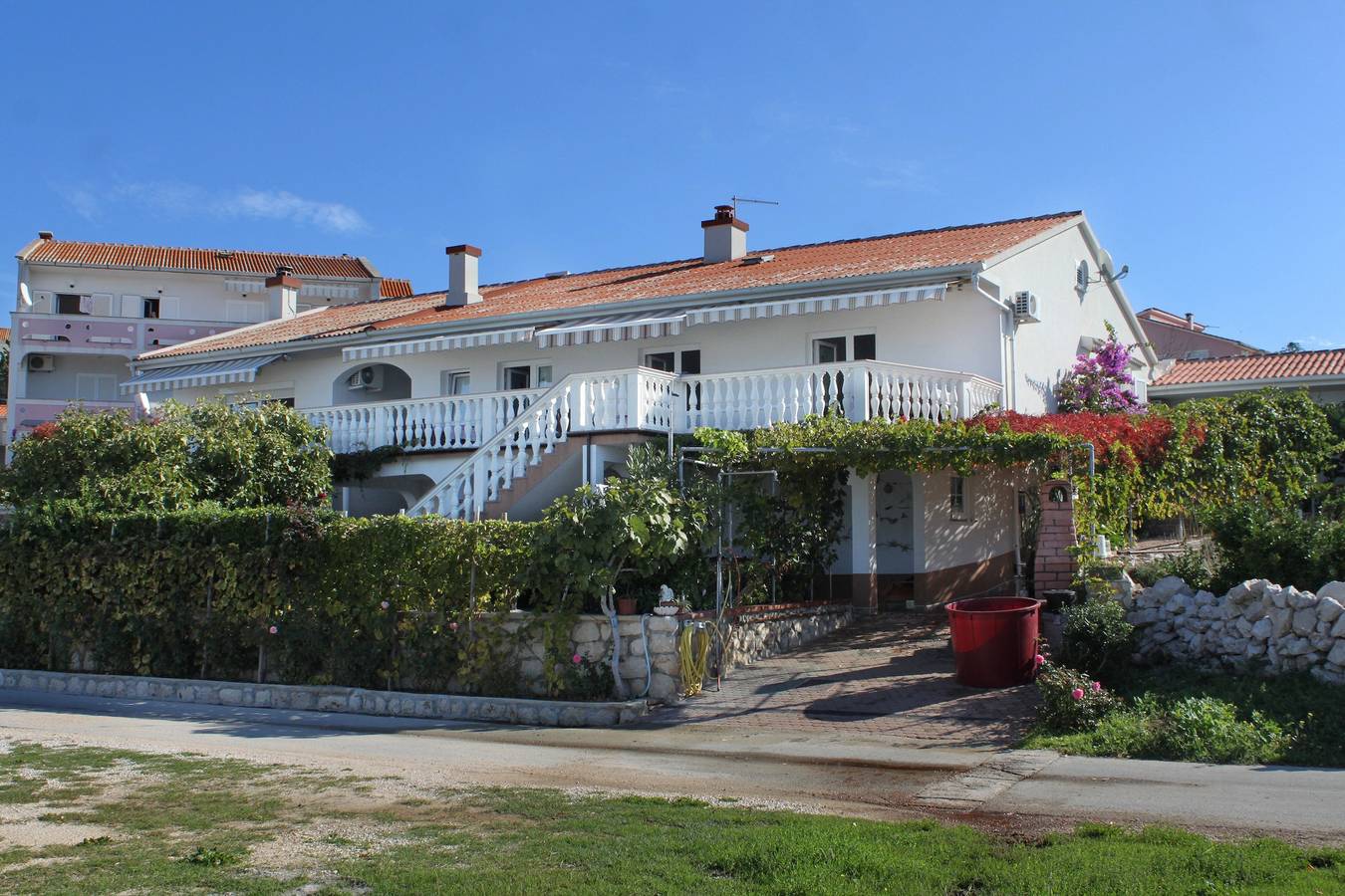 Ganze Wohnung, 2-Zimmer-Ferienwohnung am Strand Kustici, Pag A-9360-b in Kustići, Pag