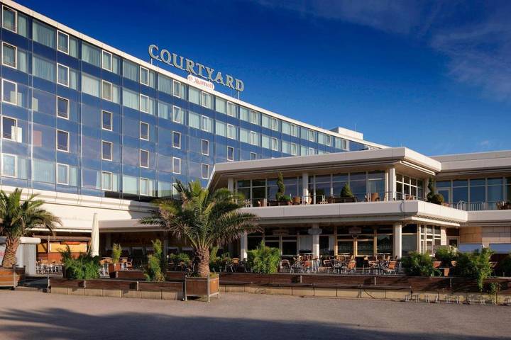 Hotel für 2 Personen, mit Terrasse und Sauna sowie Seeblick in Schützenfest Hannover