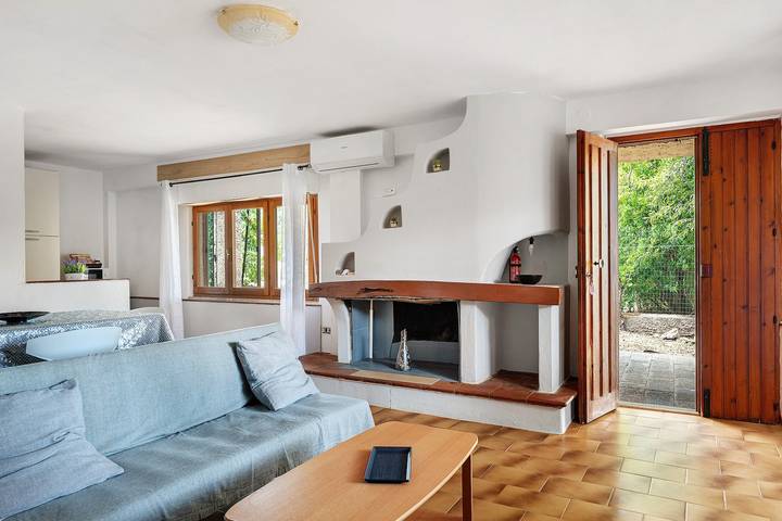 Appartamento intero, Appartamento 'Zakaria' con Vista Montagna, Wi-Fi e Aria Condizionata in Foxi Lioni, Tertenia