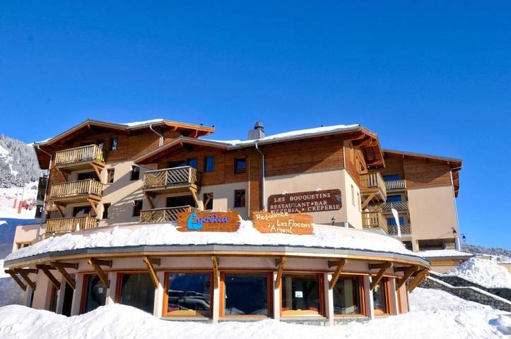 Appart’hôtel pour 6 personnes, avec Balcon et Terrasse ainsi que Piscine et Sauna
