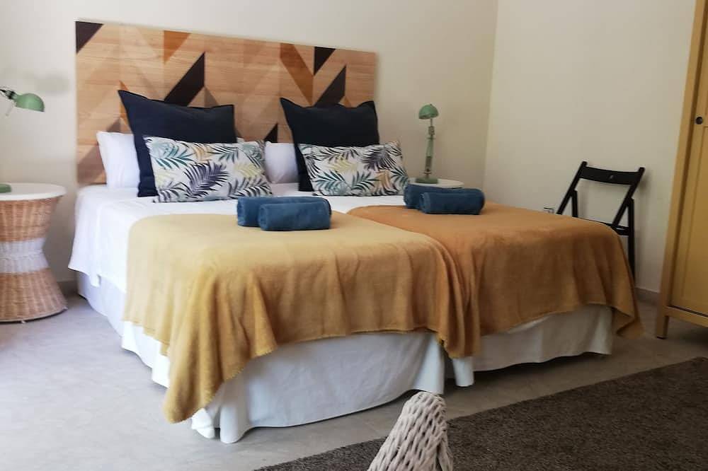 Villa Jardines Pool-10 Minutes Seville Center-Free Wifi-Air Conditioning in Mairena del Aljarafe, Sevilla Province