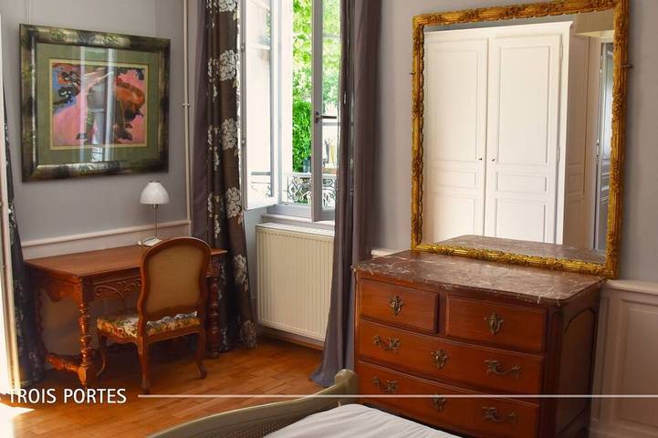 Gîte pour 2 personnes, avec terrasse ainsi que piscine et jardin à Beaune - 2