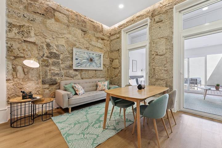 Apartment for 2 people, with garden and terrace in Porto