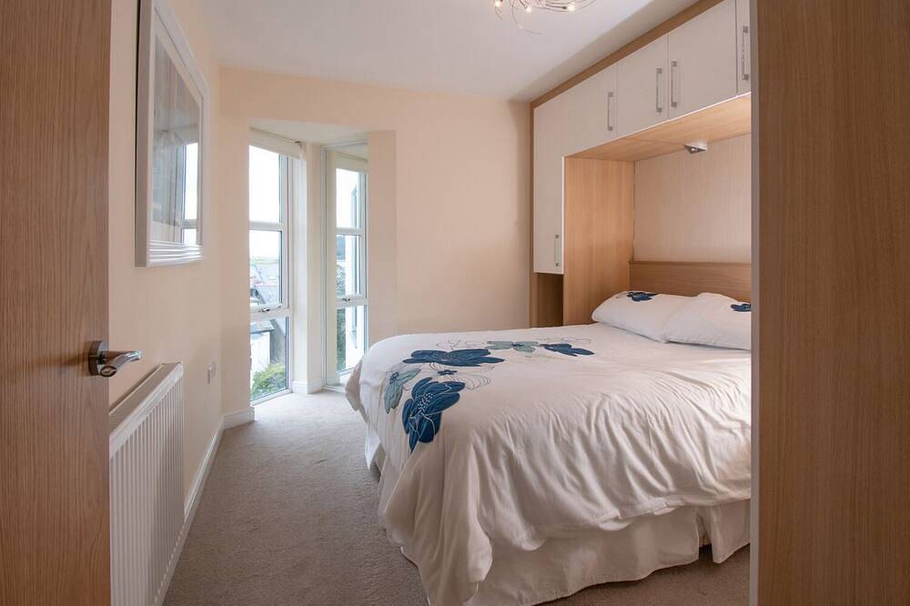 Entire apartment, The Moorings, country holiday cottage, with a garden in Deganwy in Deganwy, Conwy region