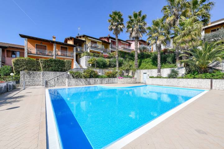 Ferienwohnung für 5 Personen, mit Balkon und Pool