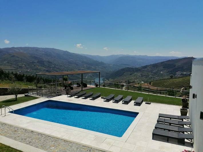 Chambre d’hôte pour 4 personnes, avec Terrasse ainsi que Jardin et Piscine dans Mesão Frio