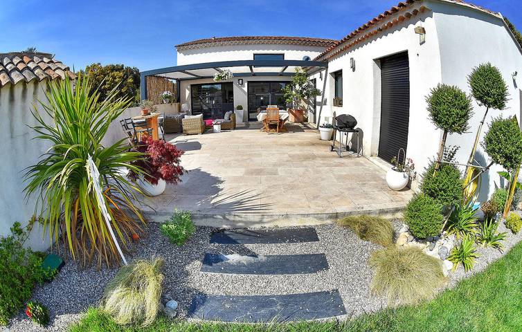 Encantador Apartamento de 200m2 con Piscina y Parking in Châteaurenard, Region de Arles