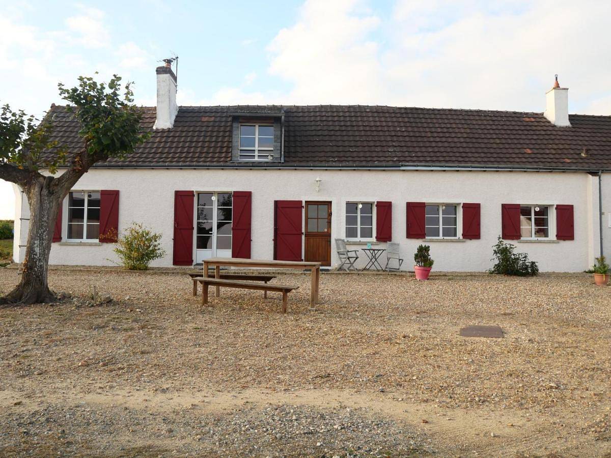 Maison de vacances indépendante avec jardin, Bbq, ping-pong et petite piscine, adaptée pour enfants - Fr-1-410-134 in Ruillé-sur-Loir, Vallée de la Loire