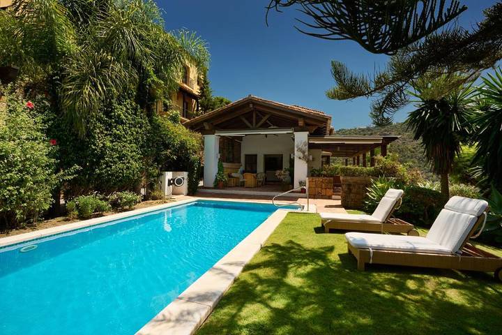 Chalet para 10 personas, con vistas además de piscina y terraza - 1