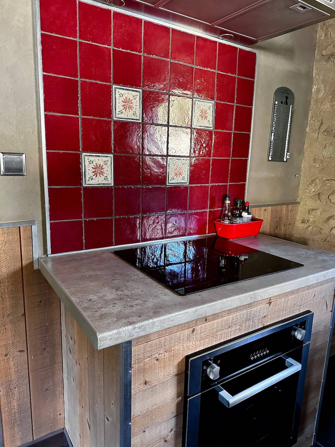 Magnanerie rénovée sur domaine arboré de 20 000 m² in Charmes-sur-Rhône, Privas