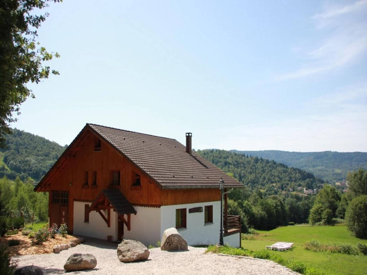 Chalet en France avec piscine et jacuzzi in Le Thillot, Région d'Épinal