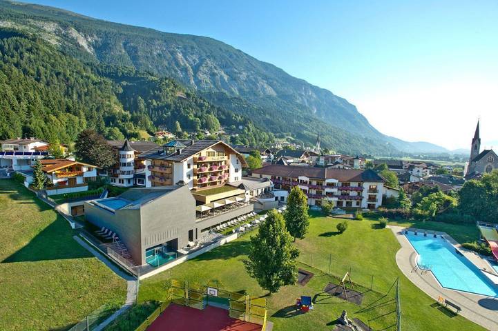 Hotel für 2 Personen, mit Balkon und Garten sowie Pool und Sauna in Stans