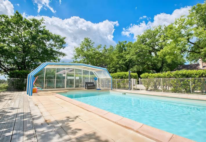 Location de vacances pour 4 personnes, avec jardin et bassin pour enfant à Salignac-Eyvigues