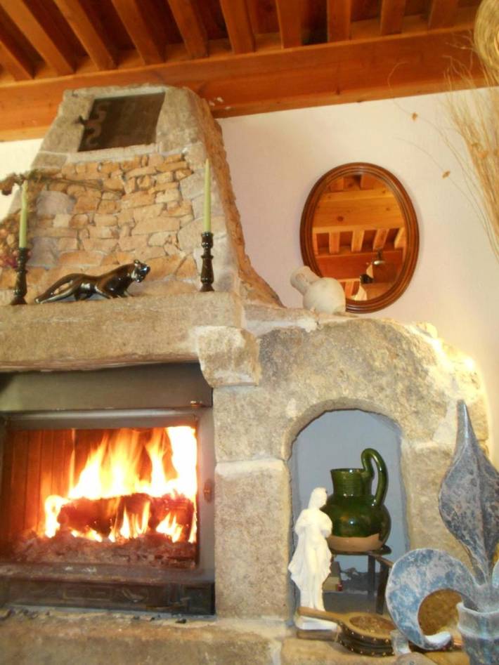 Location de vacances pour 2 personnes, avec vue ainsi que jardin et terrasse à Usson-en-Forez - 2