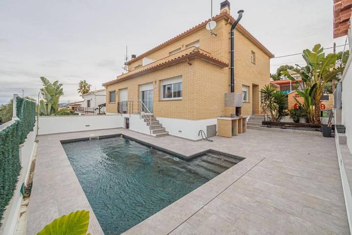 Villa pour 8 personnes, avec Balcon et Terrasse ainsi que Jardin et Piscine à Calafell - 3