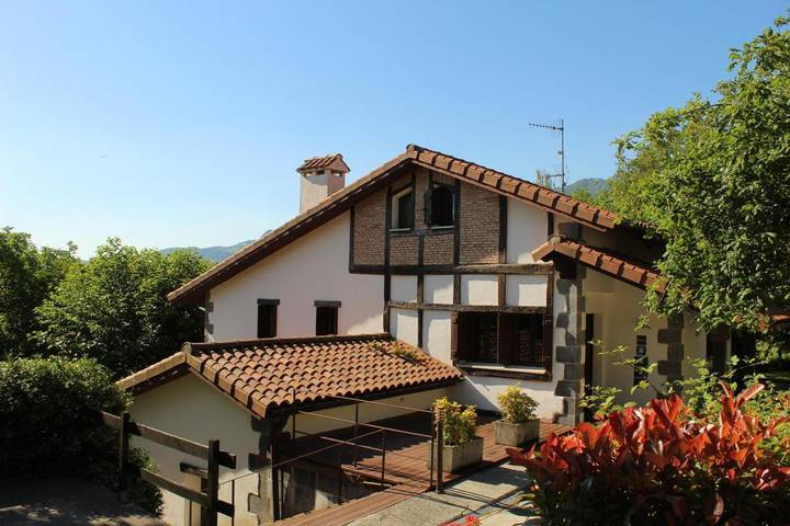 Casa rural para 5 personas, con Terraza además de Jardín y Vistas en Araiz