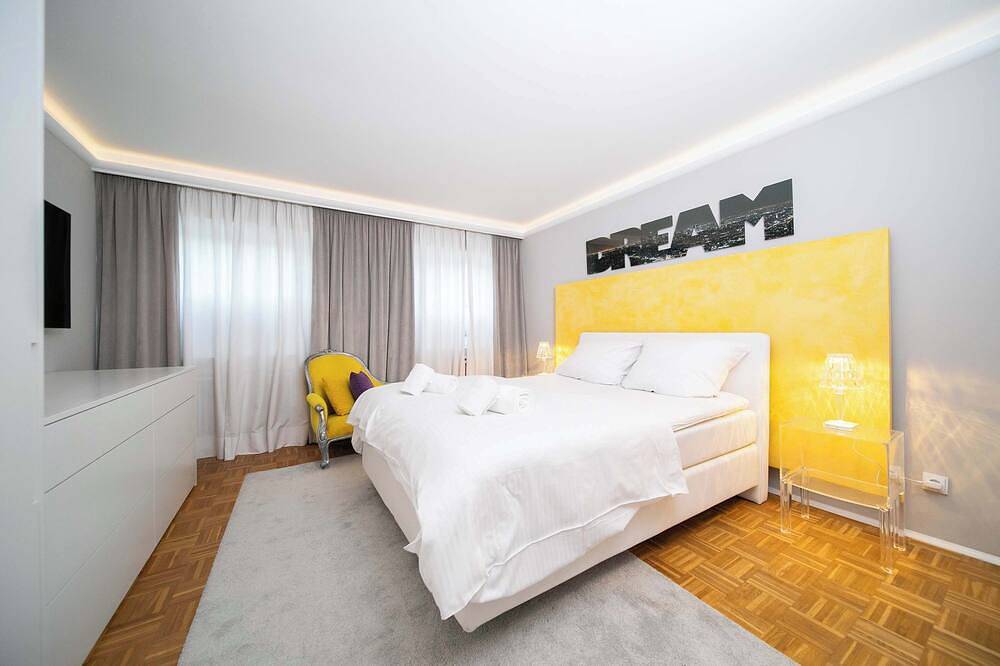 Entire apartment, Diamond Apartment | 105 Sqm | Luxury | Balcony in Neuss, Düsseldorf region