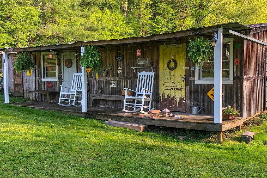 Damascus Cottage w/ Fire Pit - 1 Mi to Trails in Damascus, Washington County (VA)